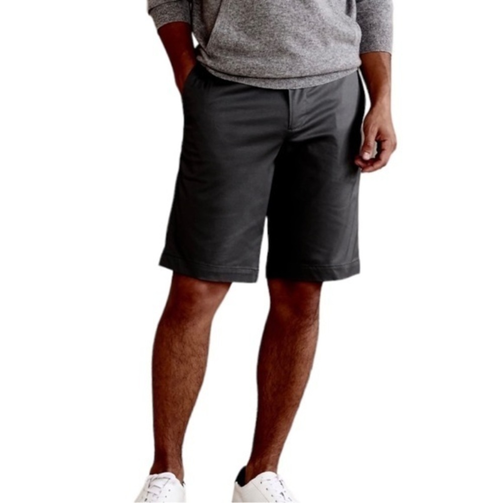 NWT Banana Republic 11” Emerson Core Temp Shorts size 31 in Dark Grey